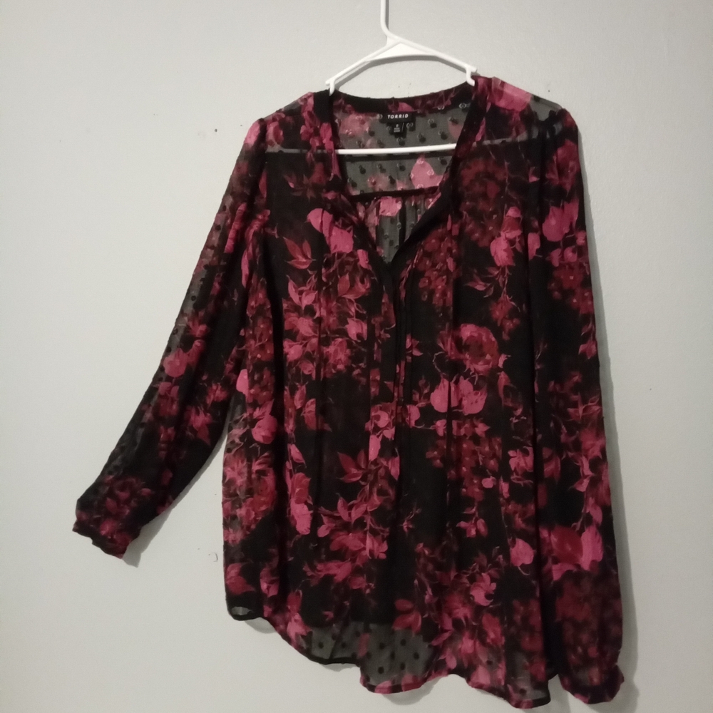 Torrid Sheer Black and Pink Floral Blouse ❤️